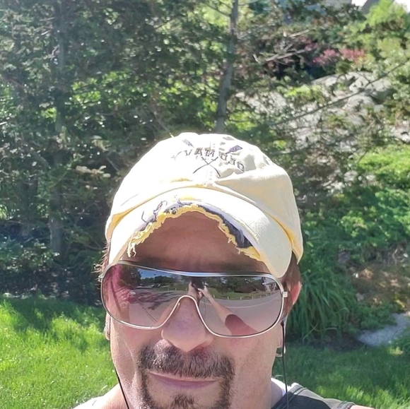 Meet your Posher, Dennis - Picture 5 of 16